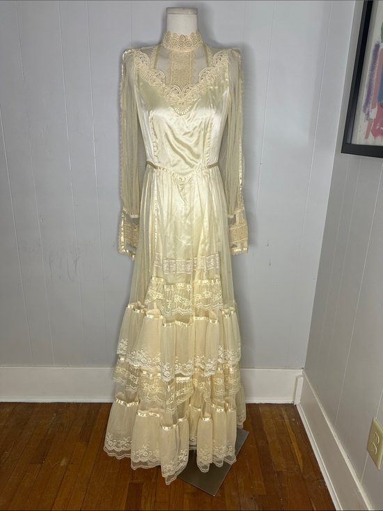 Vintage Dresses & Skirts - Vintage 1970s Gunne Sax Bridal Collection Cream Lace Victorian Wedding Dress